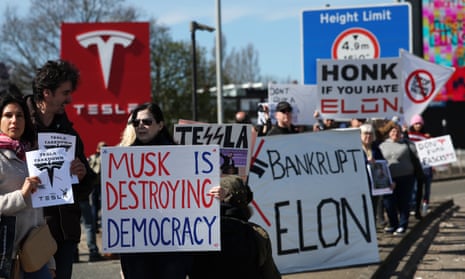 Global protests against Tesla CEO Elon Musk – video