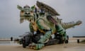 To attract tourists, the municipality of Calais is organising dragon rides on Calais beach.